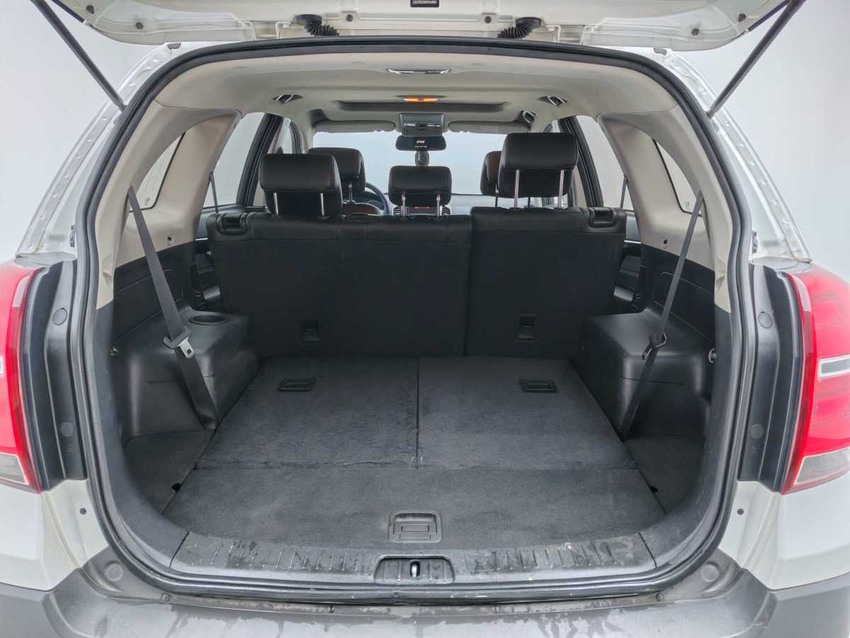 Chevrolet Captiva 2016 car image #9