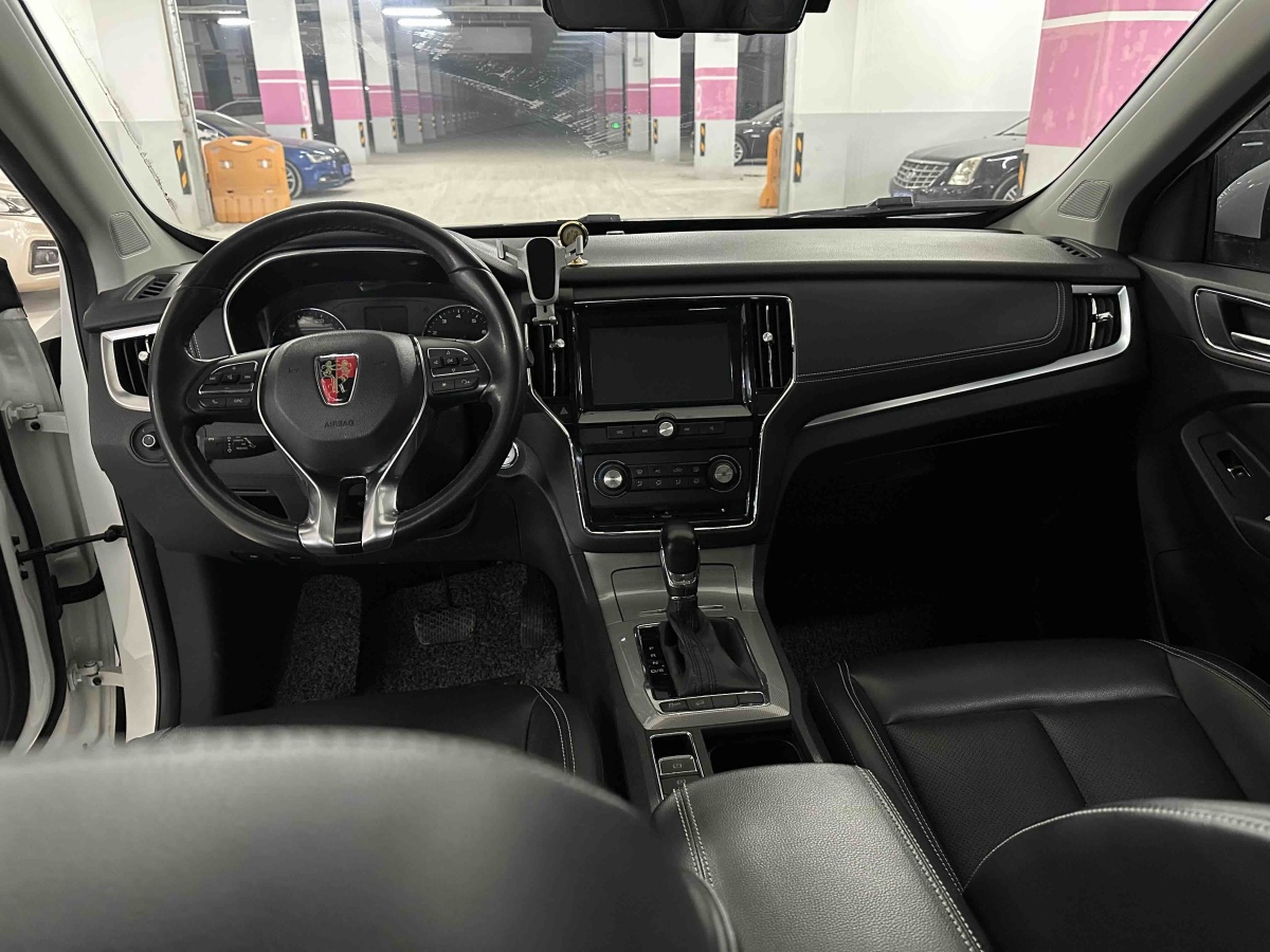 MG GS 2017 car image #9