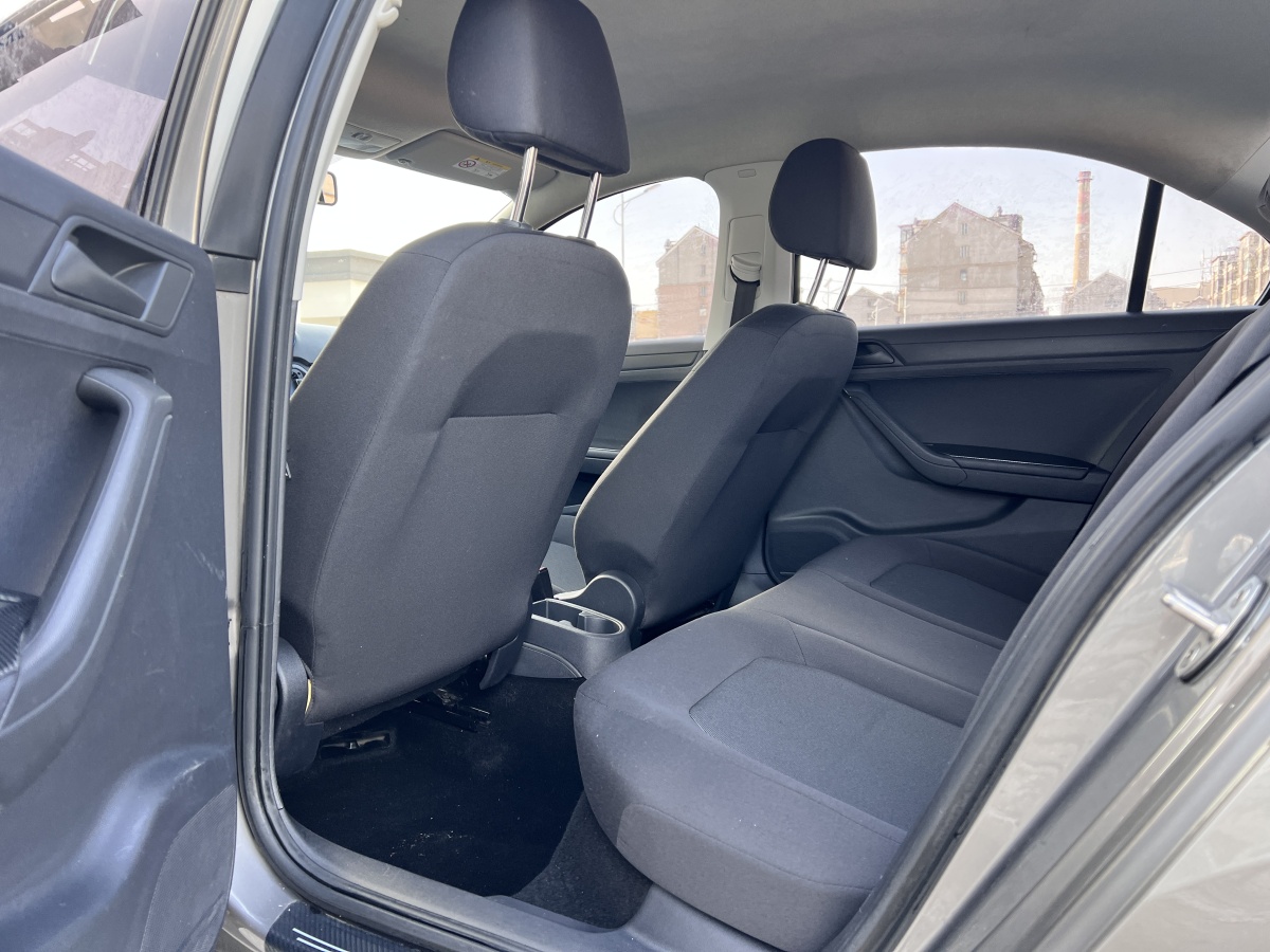 Volkswagen Jetta 2016 immagine di auto #9