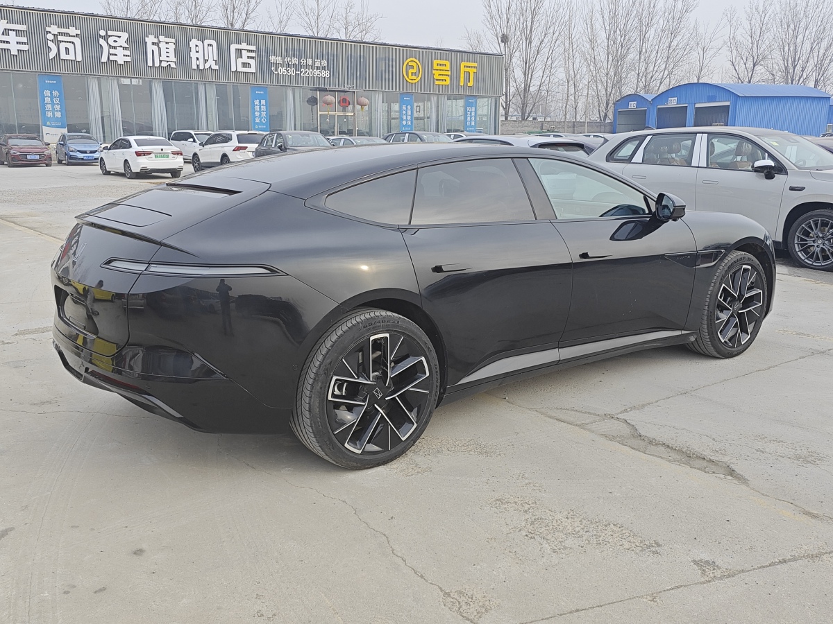 Avatr 12 2025 car image #9