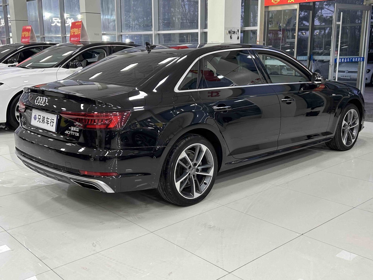 Audi A4L 2021 car image #9