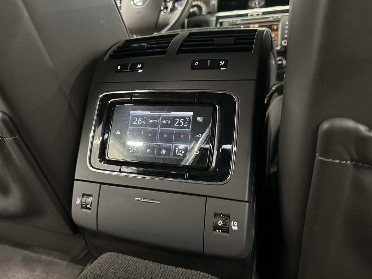 Volkswagen Pheaton 2017 immagine di auto #9