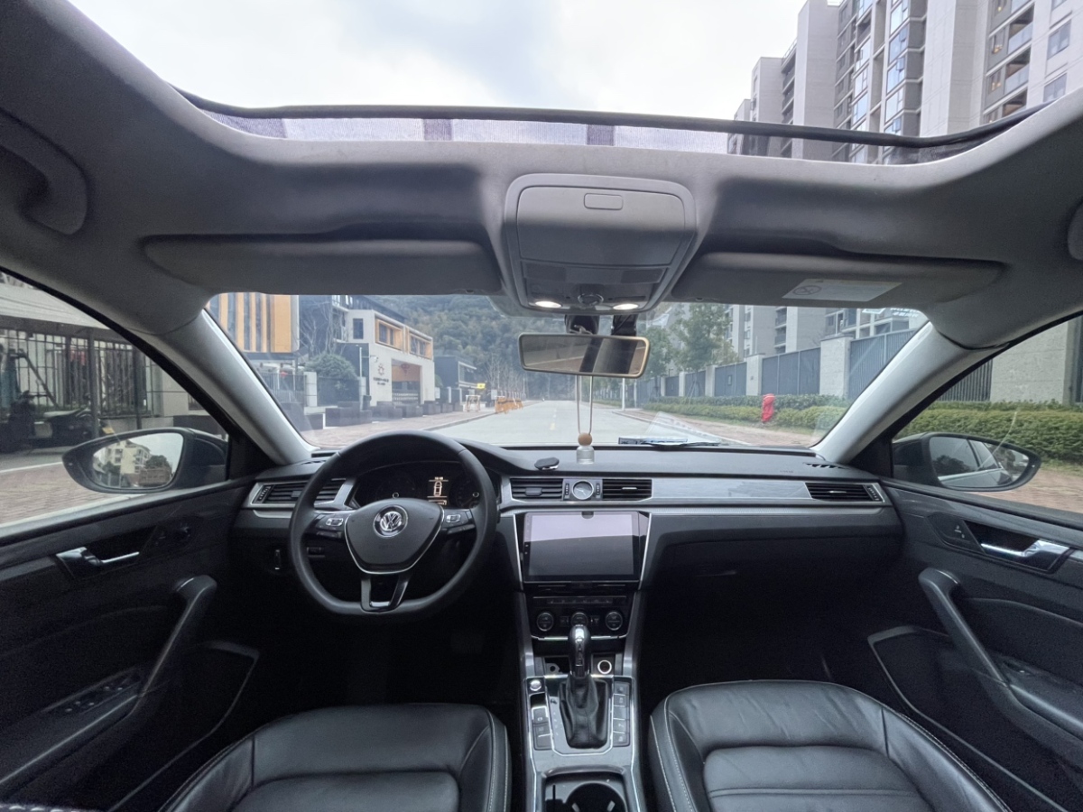Volkswagen 2018 car image #9