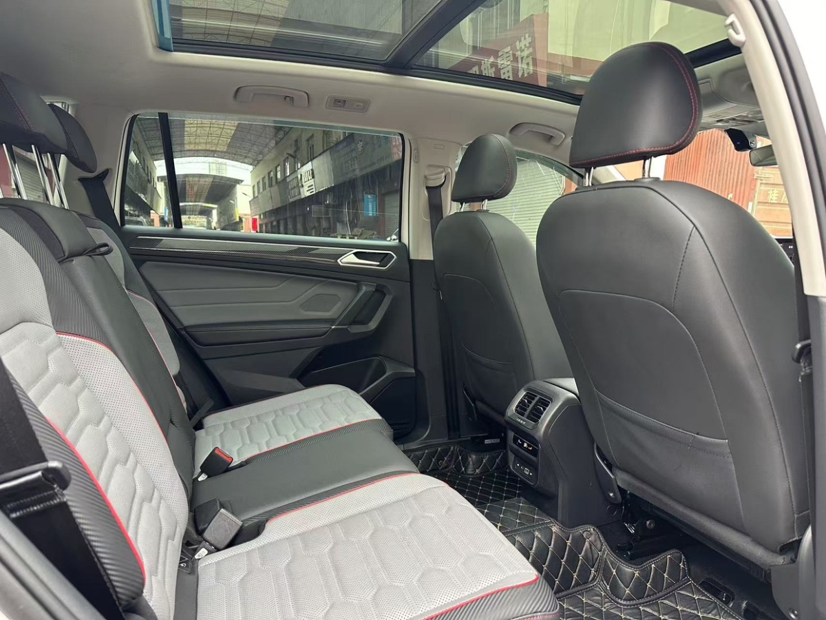 Volkswagen Tiguan L 2022 #9 Volkswagen Tiguan L 2022 car image #9