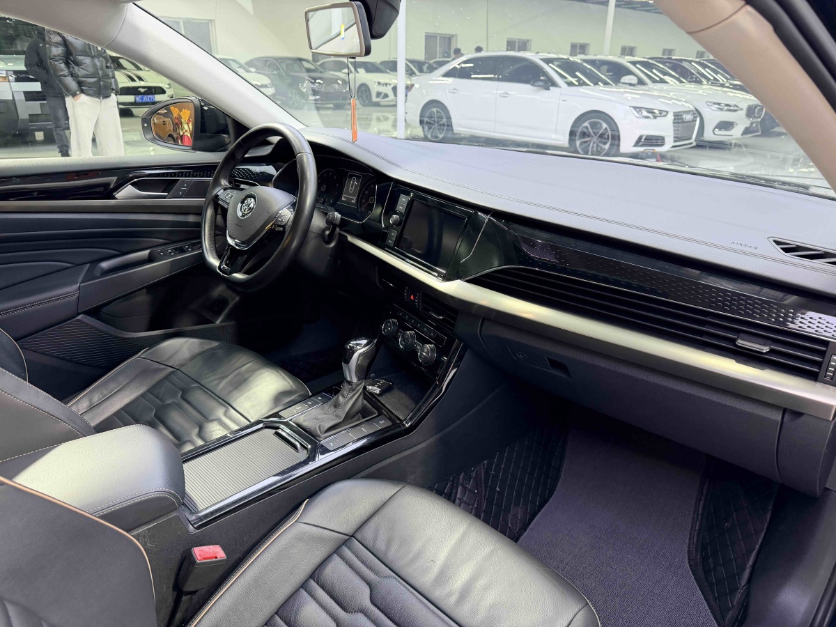 Volkswagen Passat 2019 car image #9