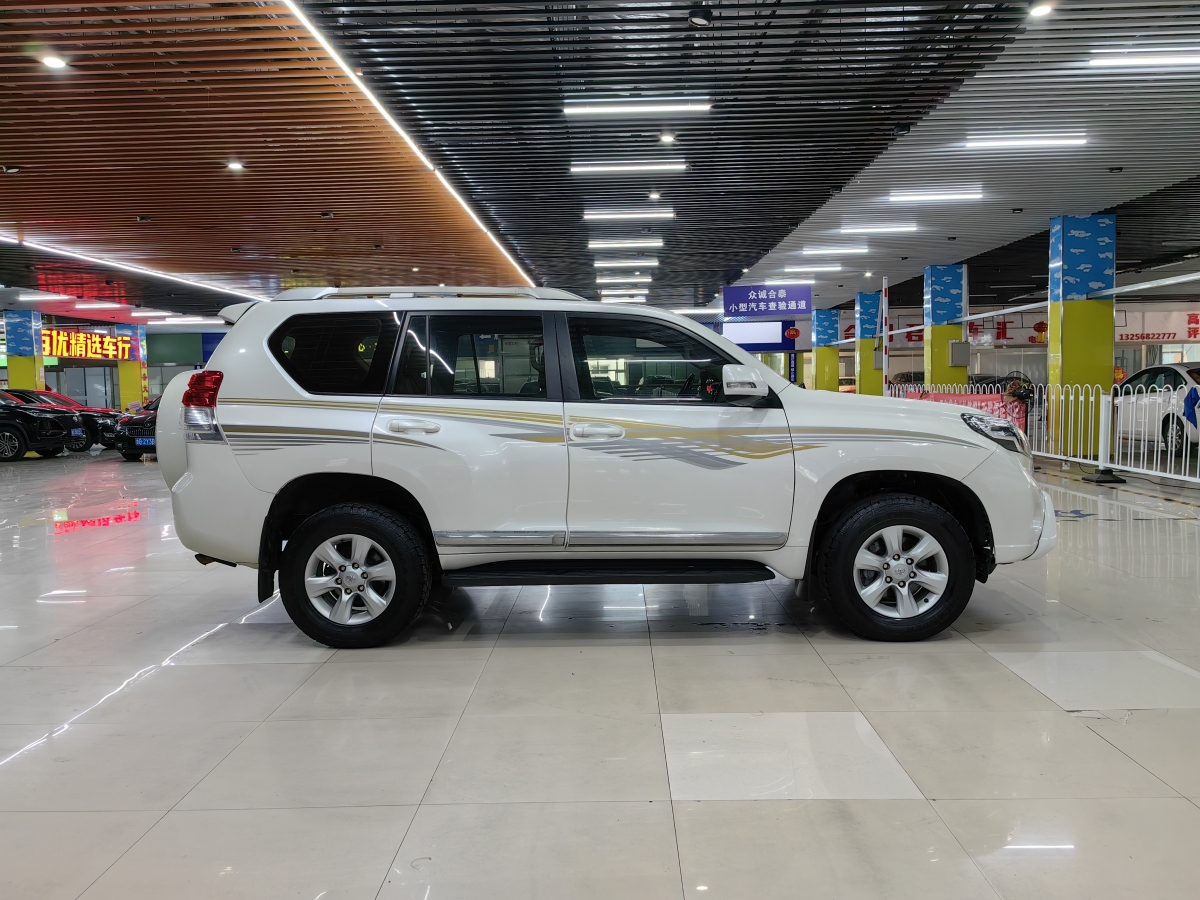 Toyota 2013 #9 Toyota 2013 car image #9