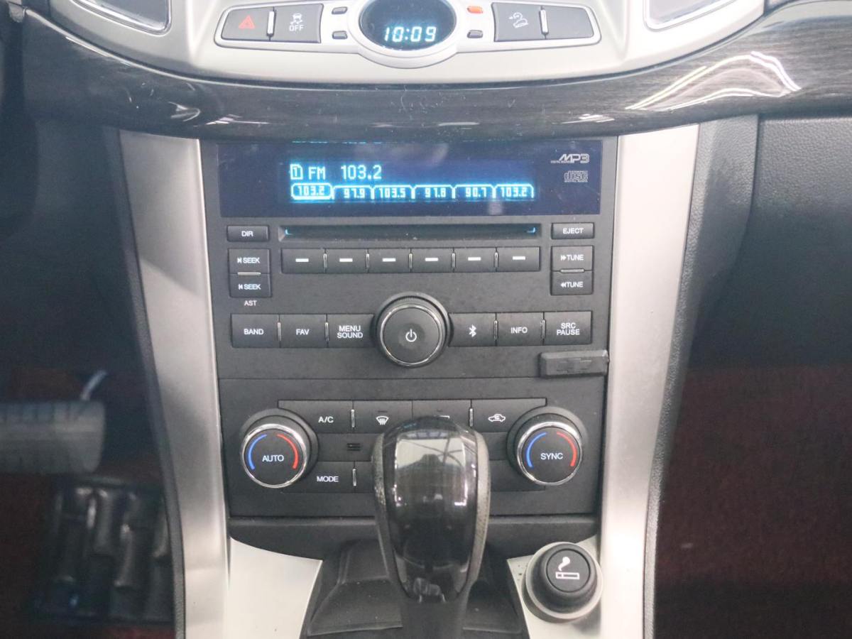 Chevrolet Captiva 2016 car image #9