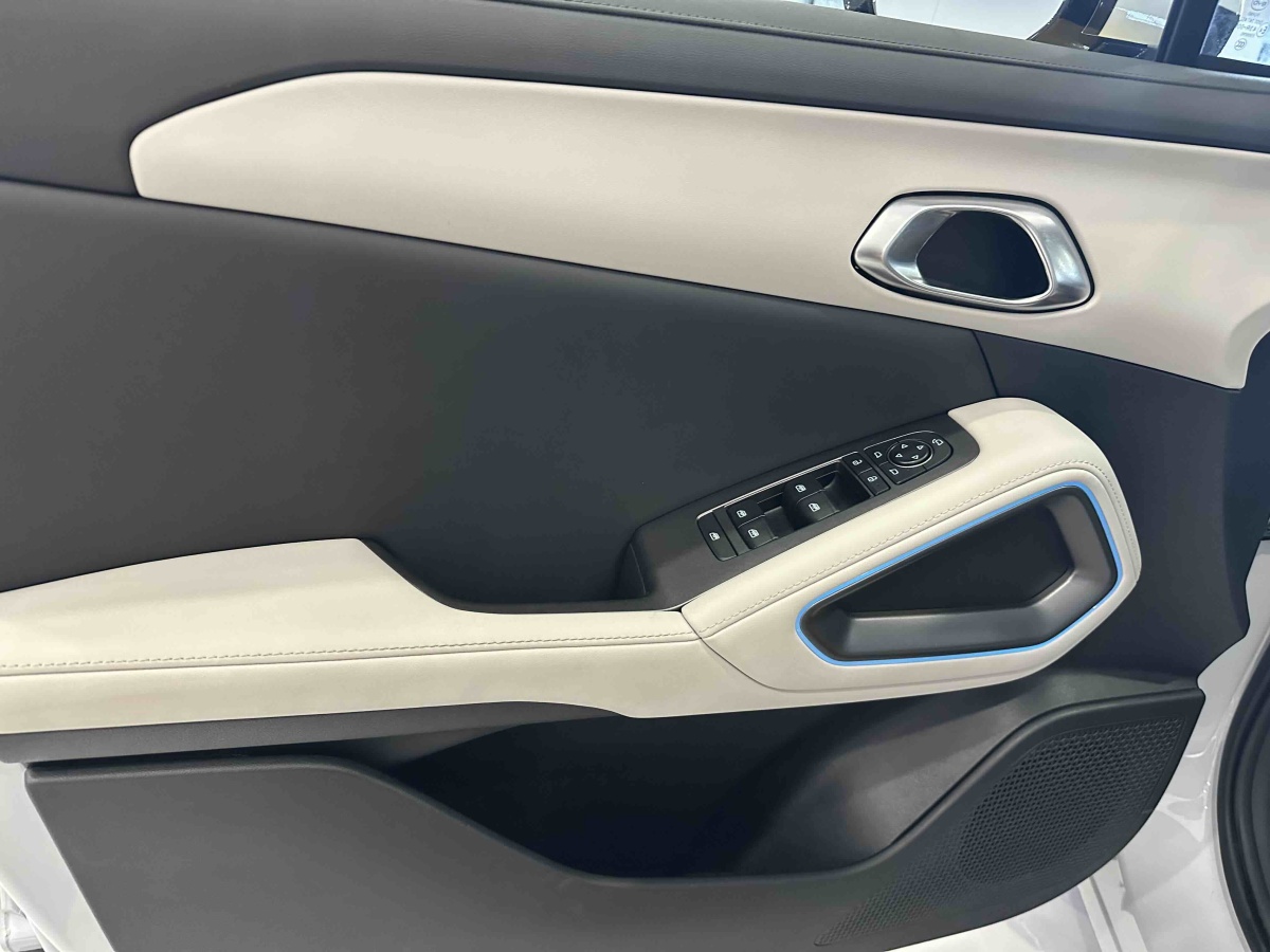 BYD YuanUP 2025 car image #9