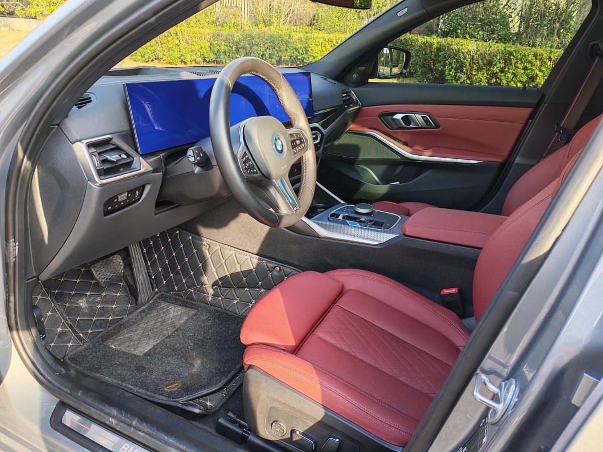 BMW i3 2023 immagine di auto #9