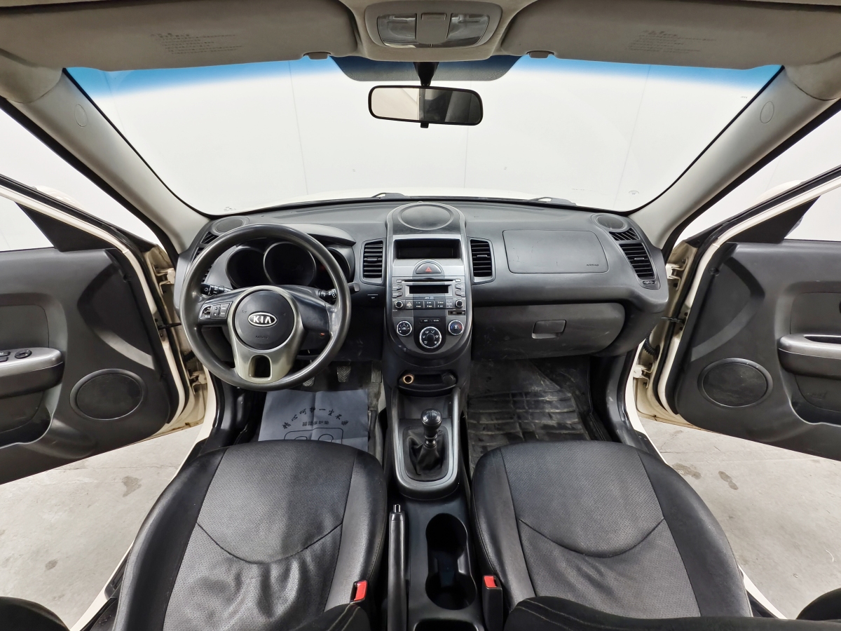 起亚 秀尔 2013 汽车图片 #9