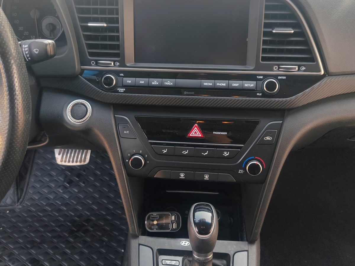 Hyundai Elantra AD 2018 immagine di auto #9