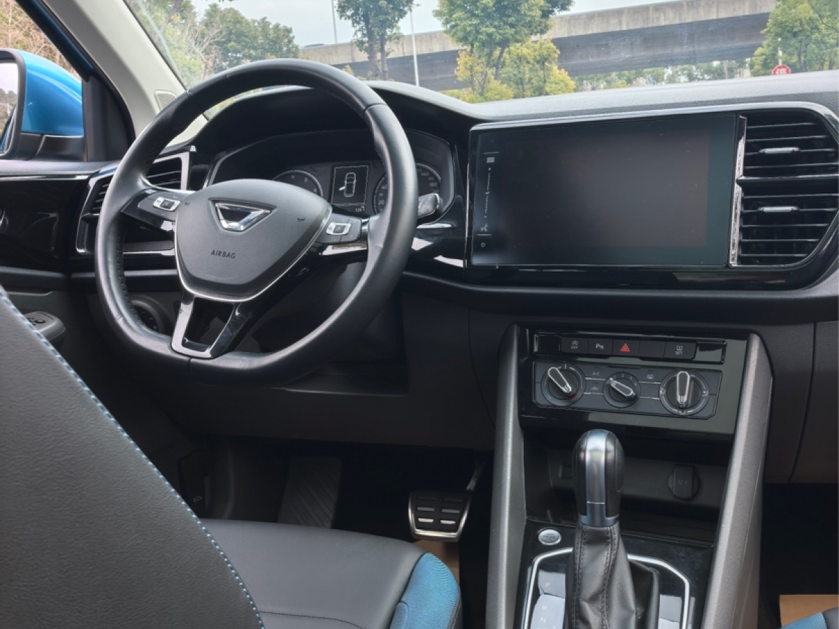 Jetta VS7 2020 car image #9