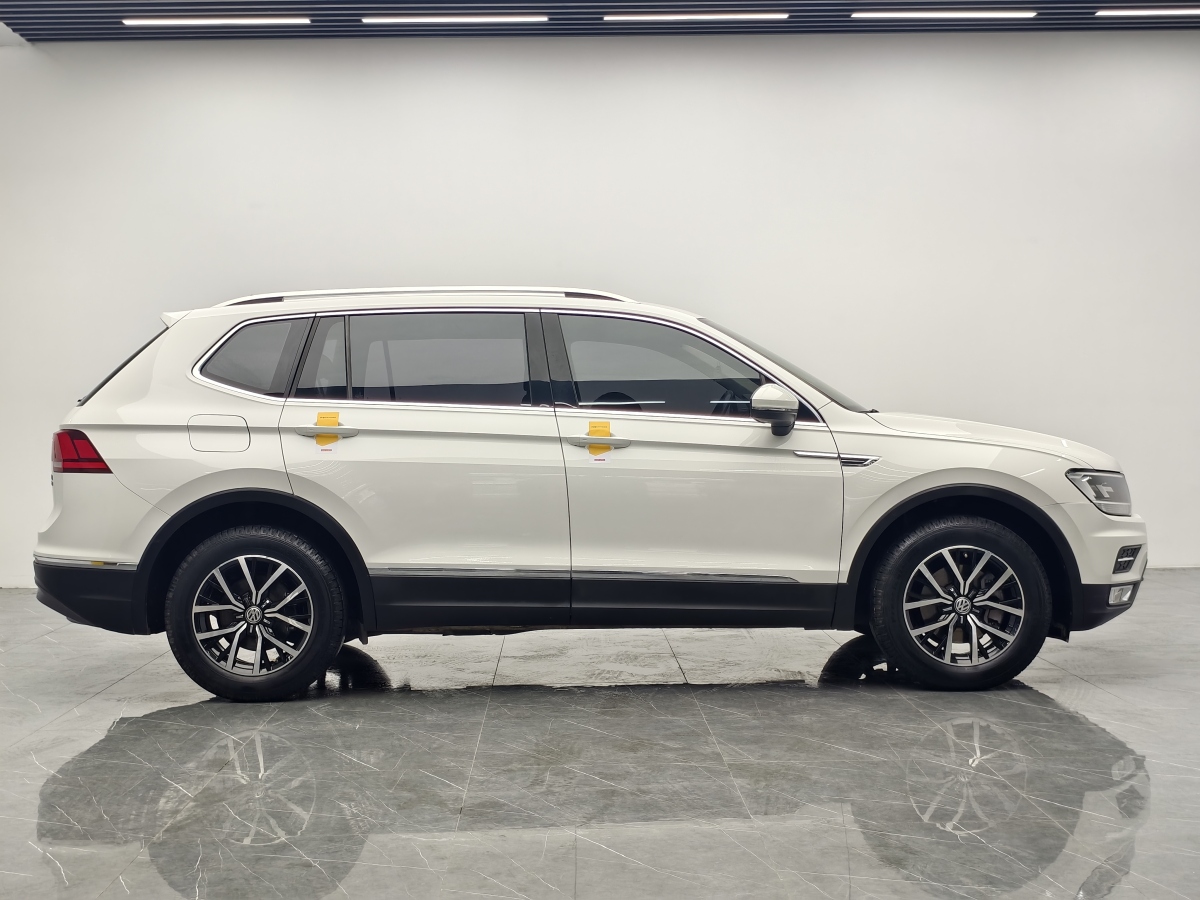 Volkswagen Tiguan L 2018 immagine di auto #9