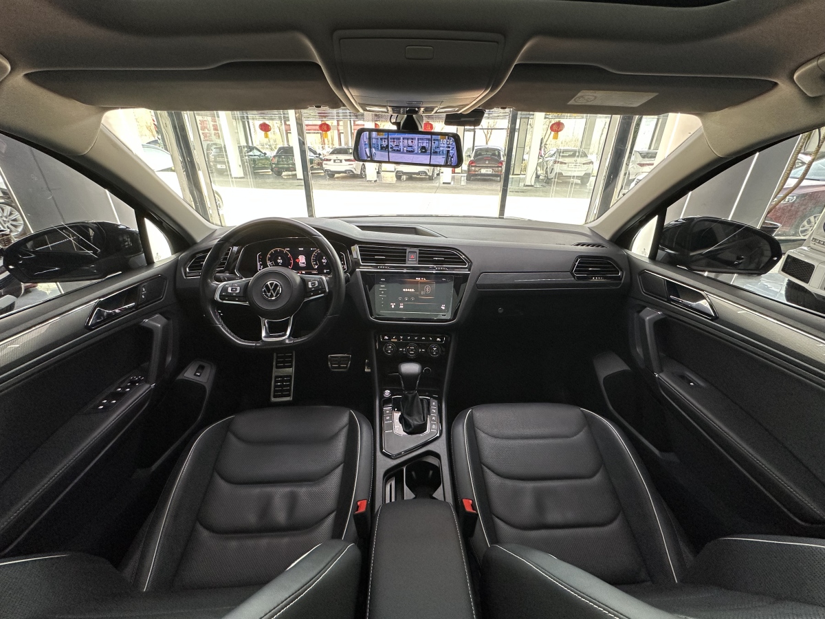 Volkswagen Tiguan L 2021 car image #9