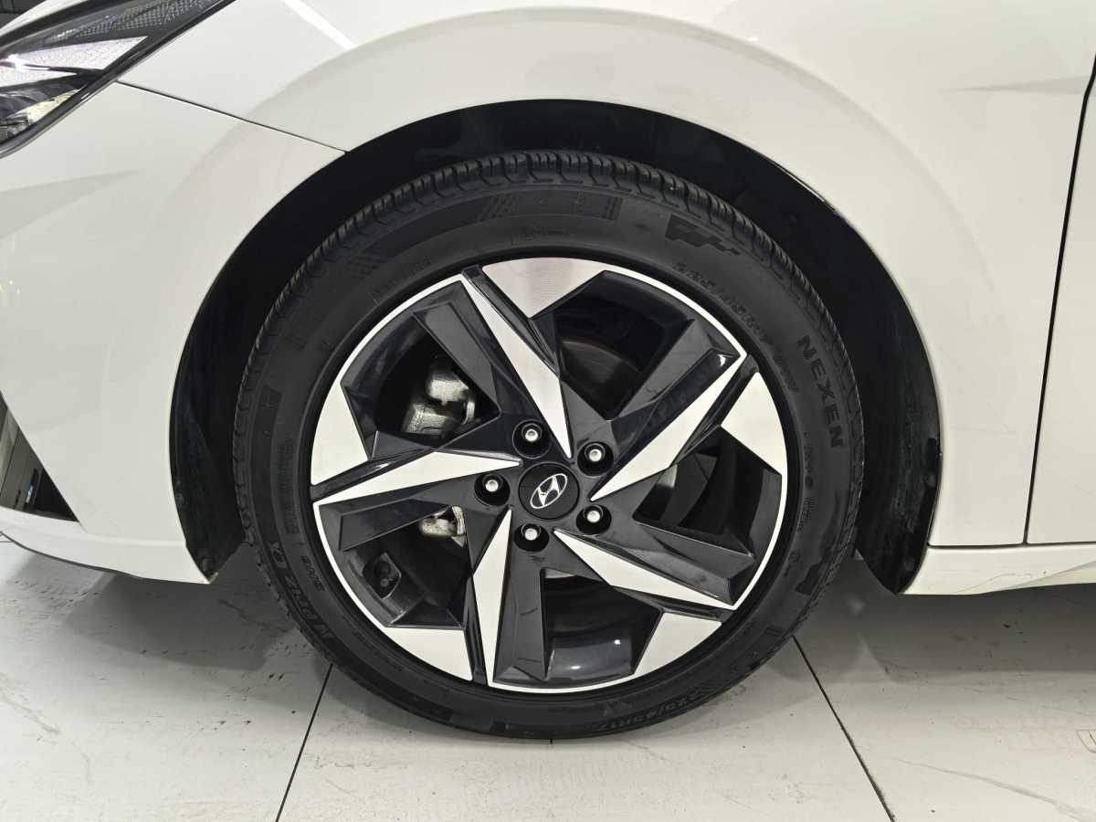 Hyundai Elantra 2023 car image #9