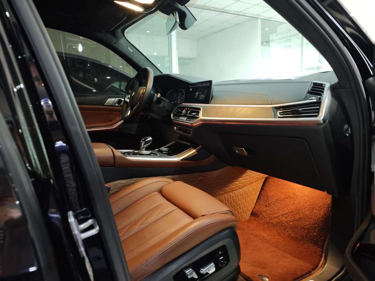 BMW X7 2021 صورة سيارة #9