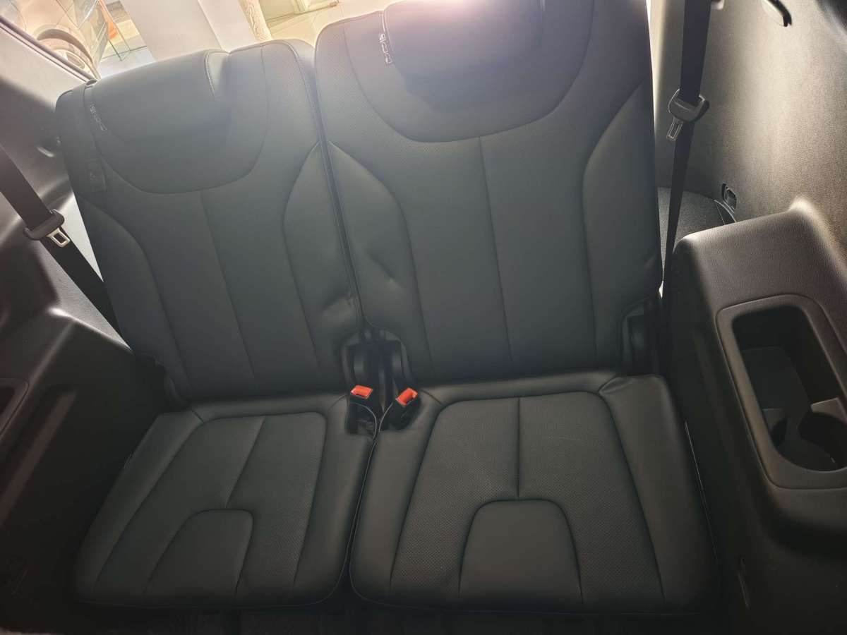 Hyundai Santa Fe 2021 car image #9