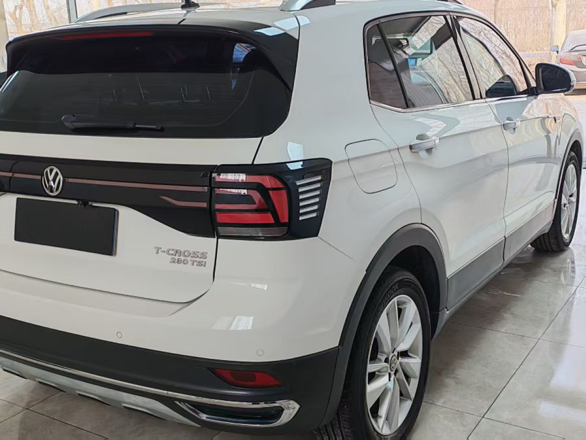 Volkswagen T-Cross 2019 car image #9