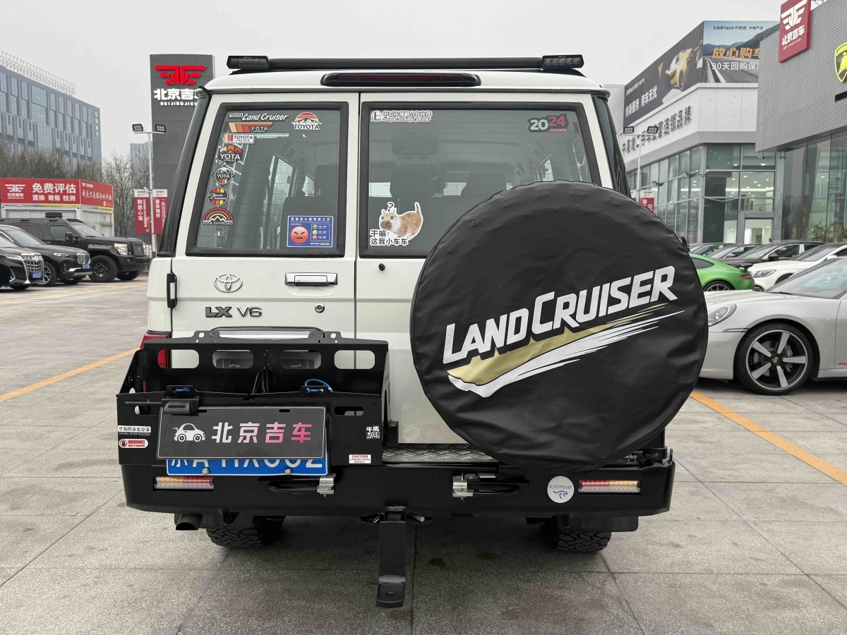 Toyota FJ Cruiser 2025 car image #9