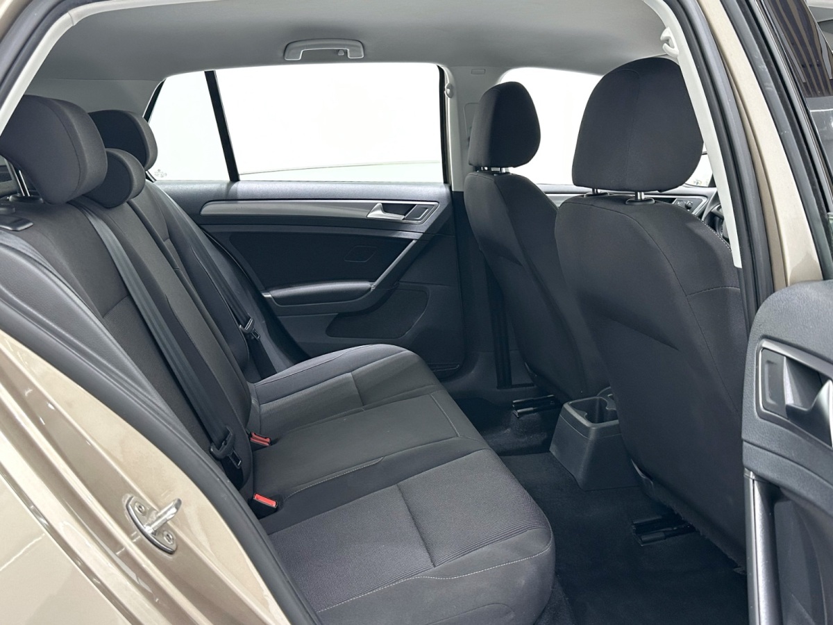 Volkswagen 2016 car image #9