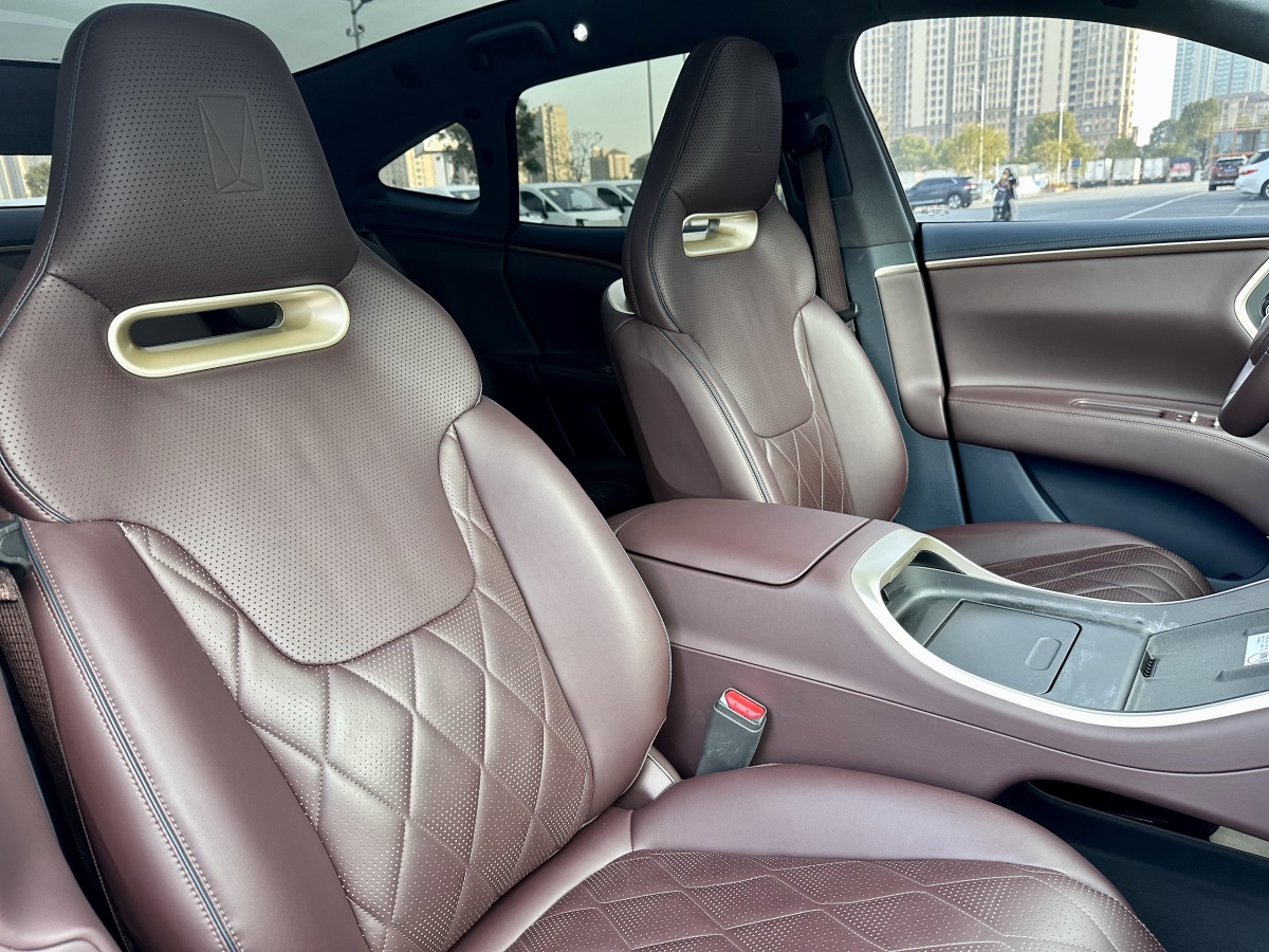 Avatr 11 2024 car image #9