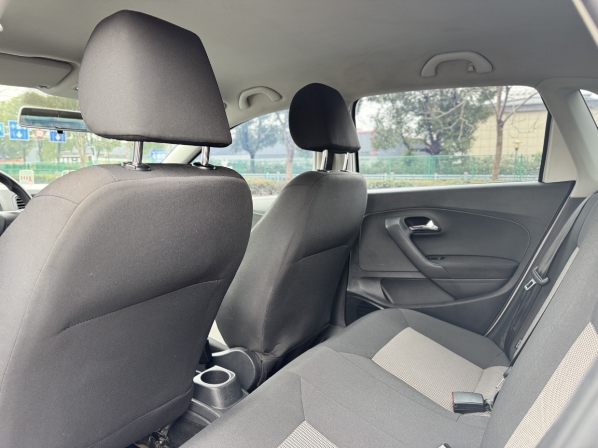 Volkswagen Polo 2018 car image #9