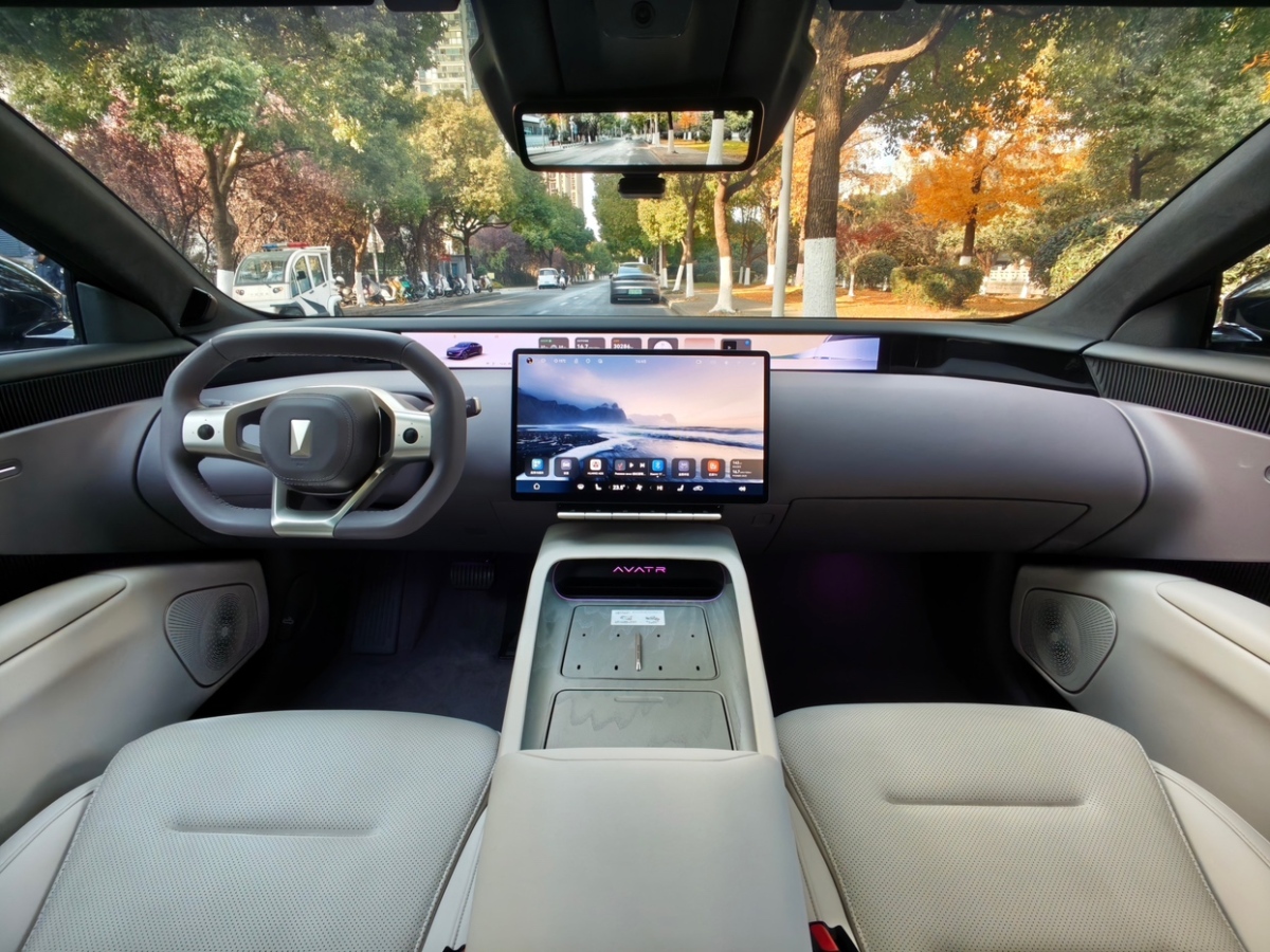 Avatr 12 2023 car image #9