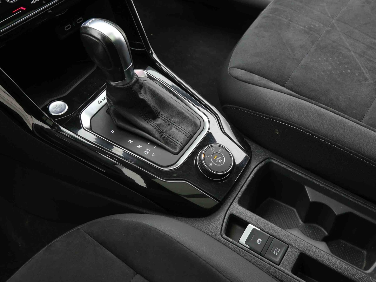 Volkswagen T-Roc 2021 #9 Volkswagen T-Roc 2021 car image #9