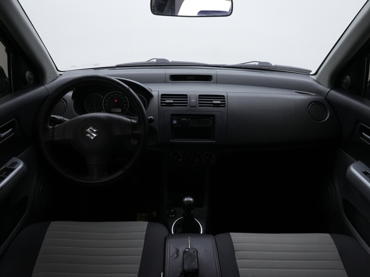 Suzuki Swift 2014 car image #9