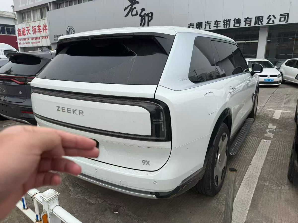 Zeekr 2025 car image #9