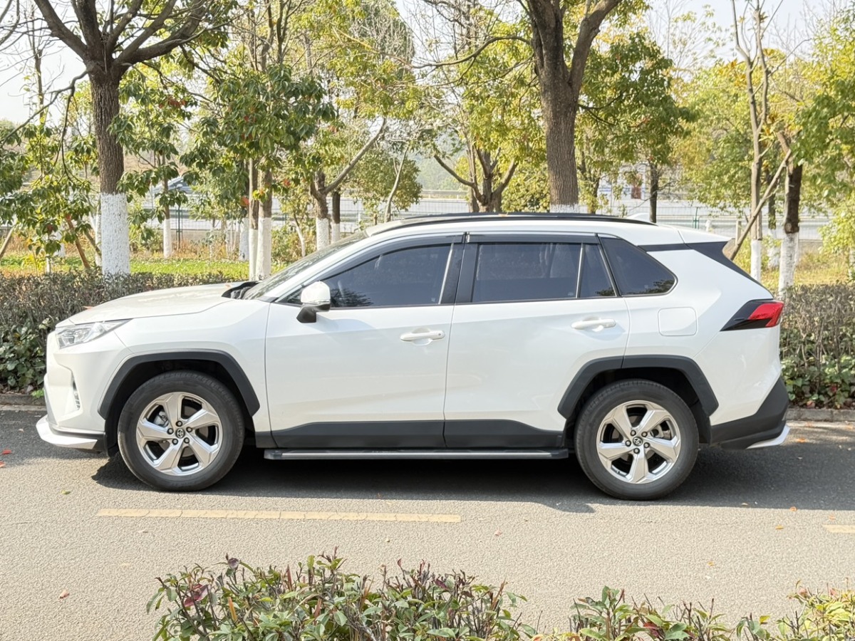 Toyota RAV4 2021 #9 Toyota RAV4 2021 car image #9
