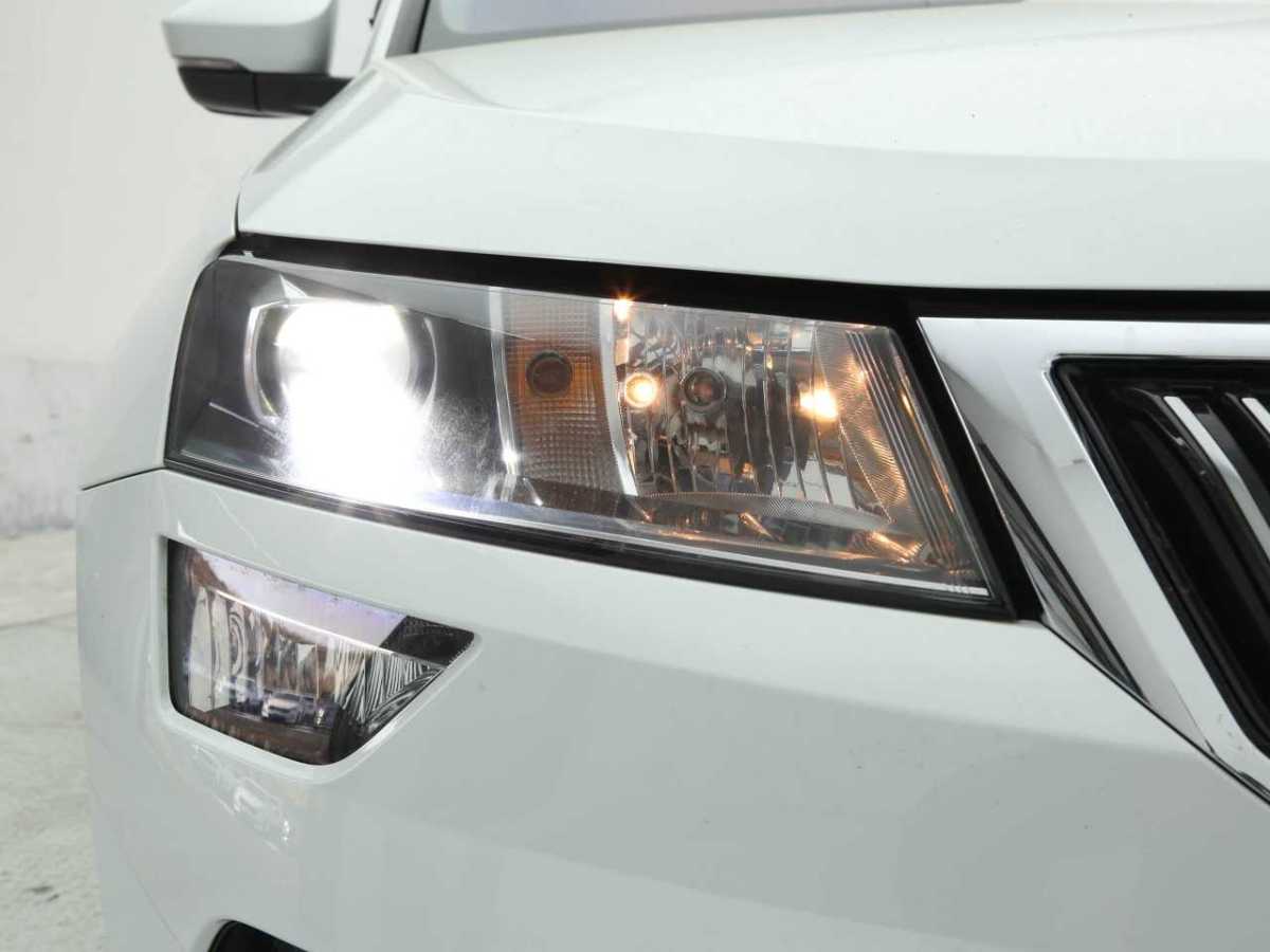 Skoda Karoq 2023 car image #9