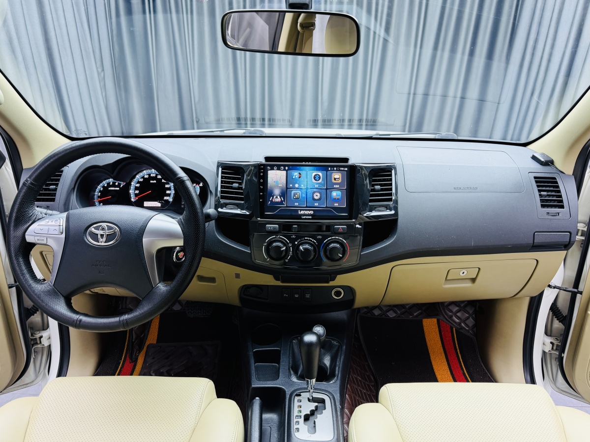 Toyota 2016 car image #9