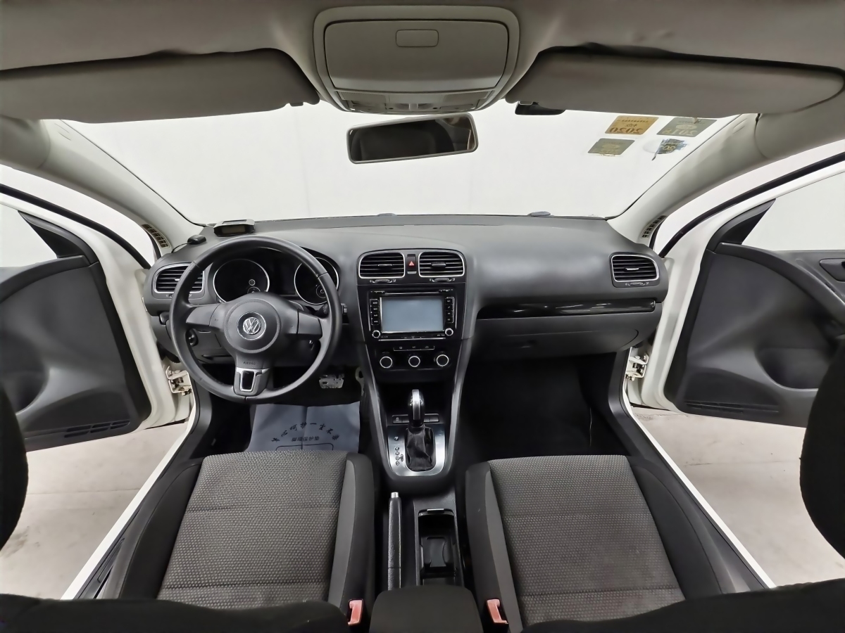Volkswagen Golf 2014 car image #9