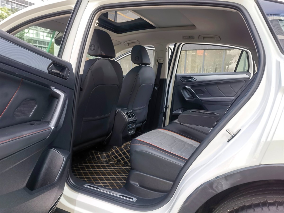 Volkswagen Tiguan X 2021 immagine di auto #9