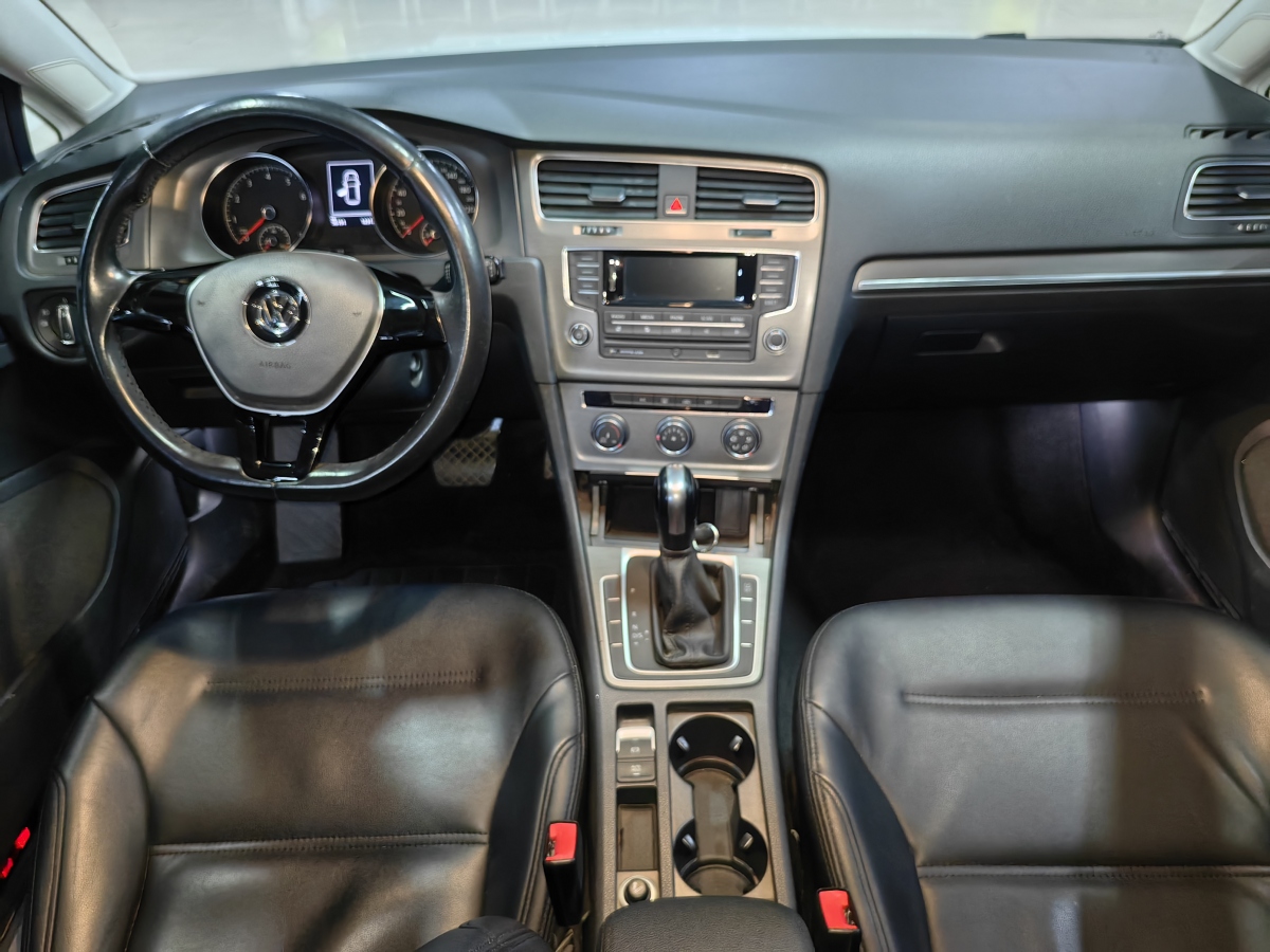 Volkswagen 2015 car image #9