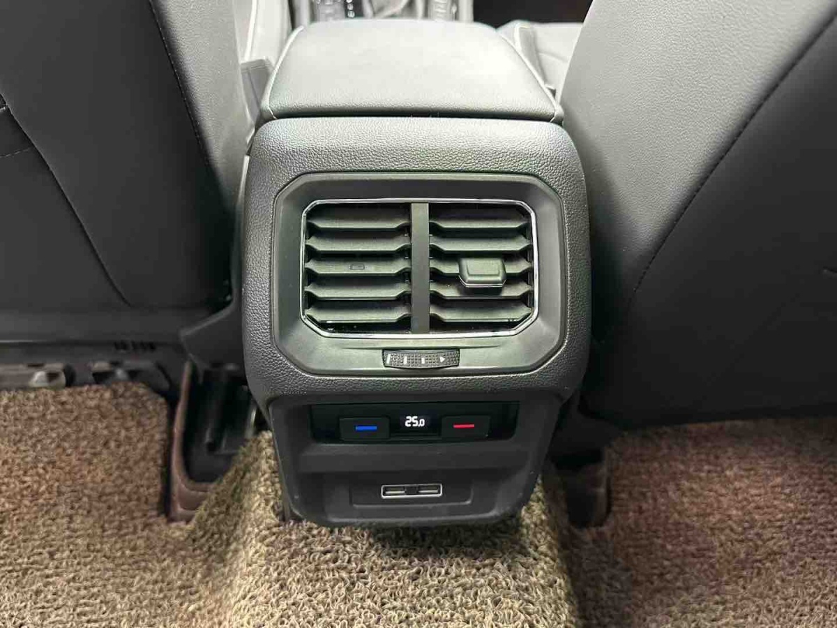 Volkswagen Tiguan X 2017 imagem de carro #9