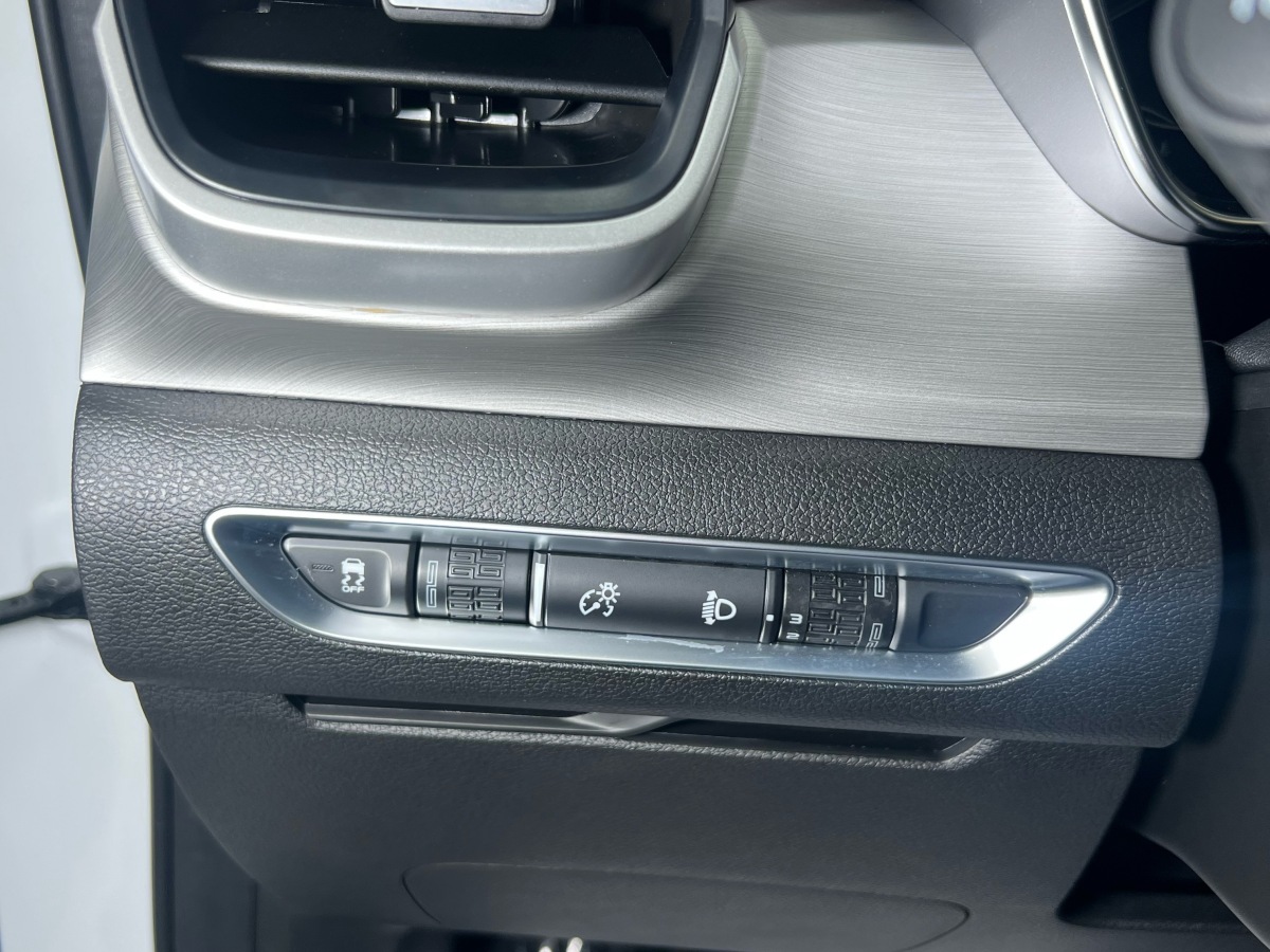GEELY Coolray 2023 #9 GEELY Coolray 2023 car image #9