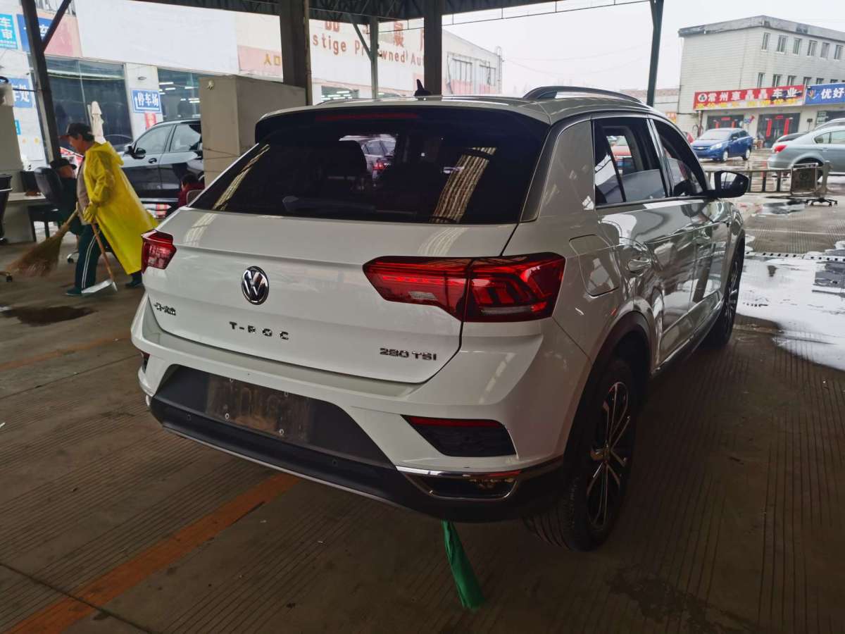 Volkswagen T-Roc 2020 car image #9