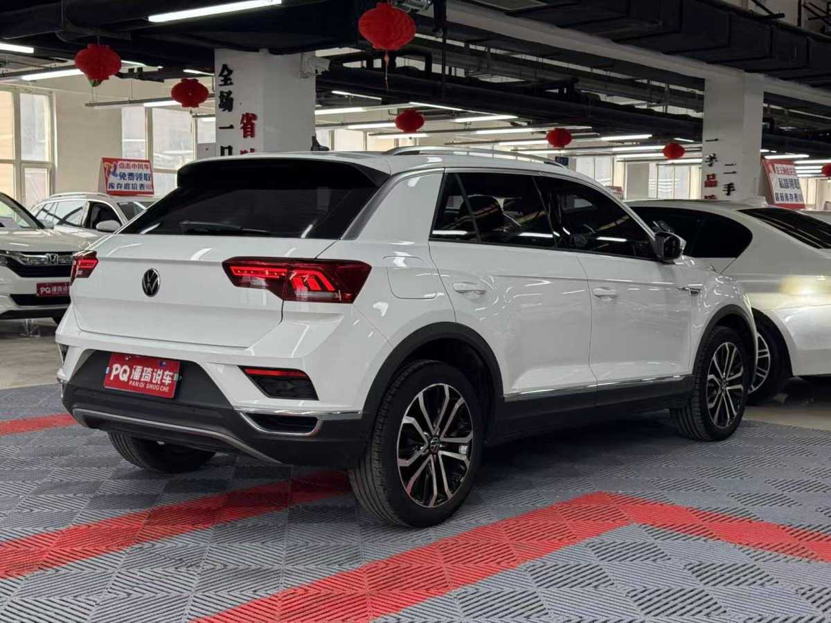 Volkswagen T-Roc 2021 car image #9