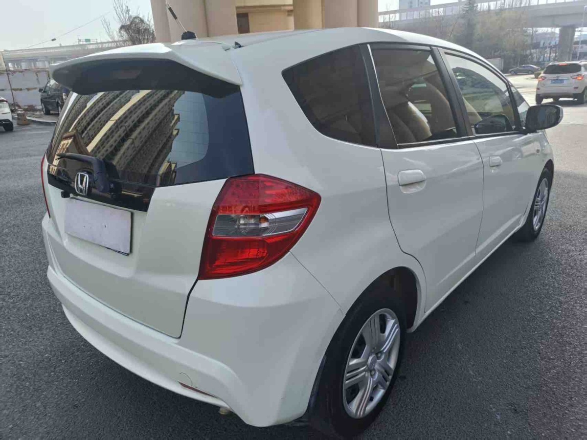 Honda Fit 2014 car image #9