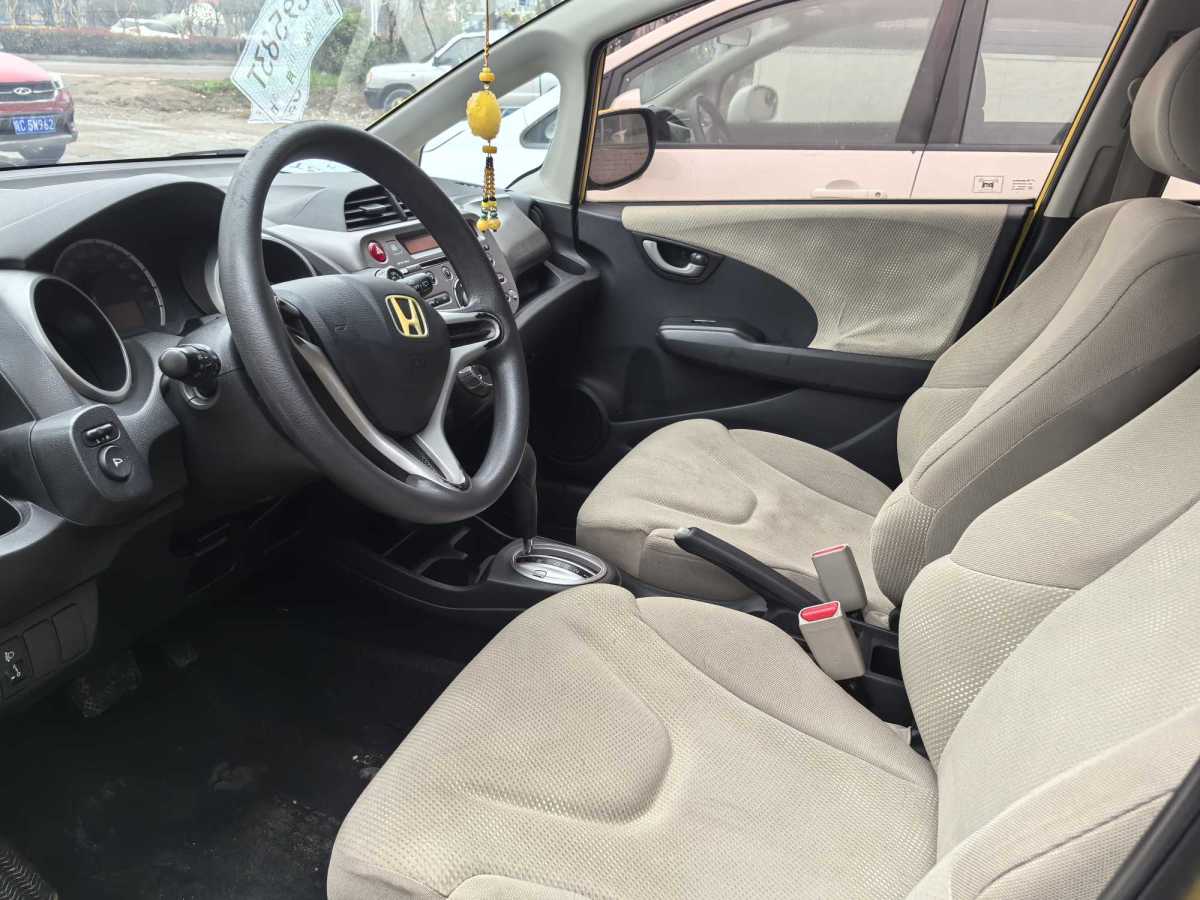 Honda Fit 2011 صورة سيارة #9