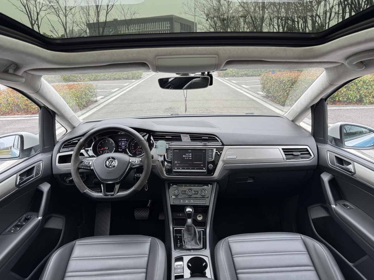 Exceed Touran 2018 image de voiture #9