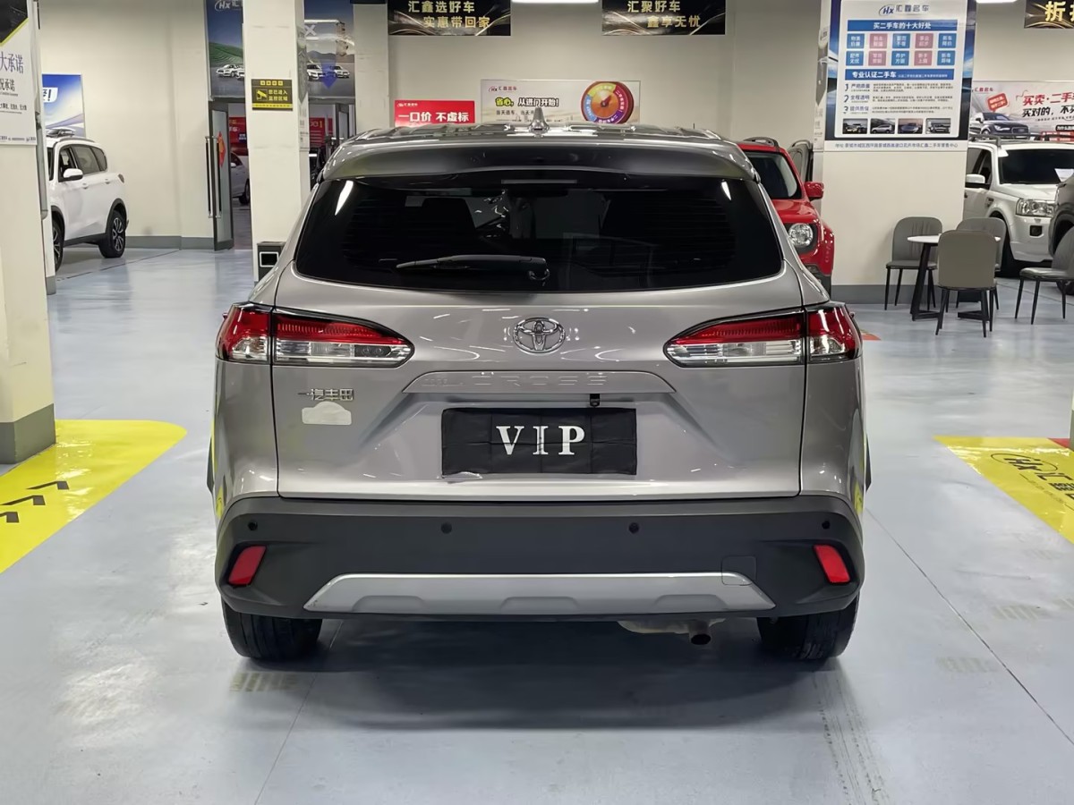 Toyota Corolla Cross 2024 immagine di auto #9