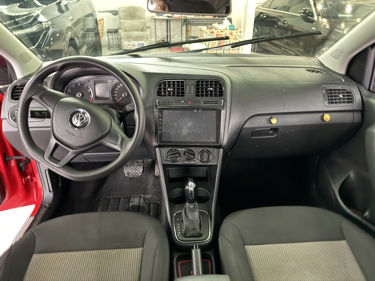 Volkswagen Polo 2018 car image #9