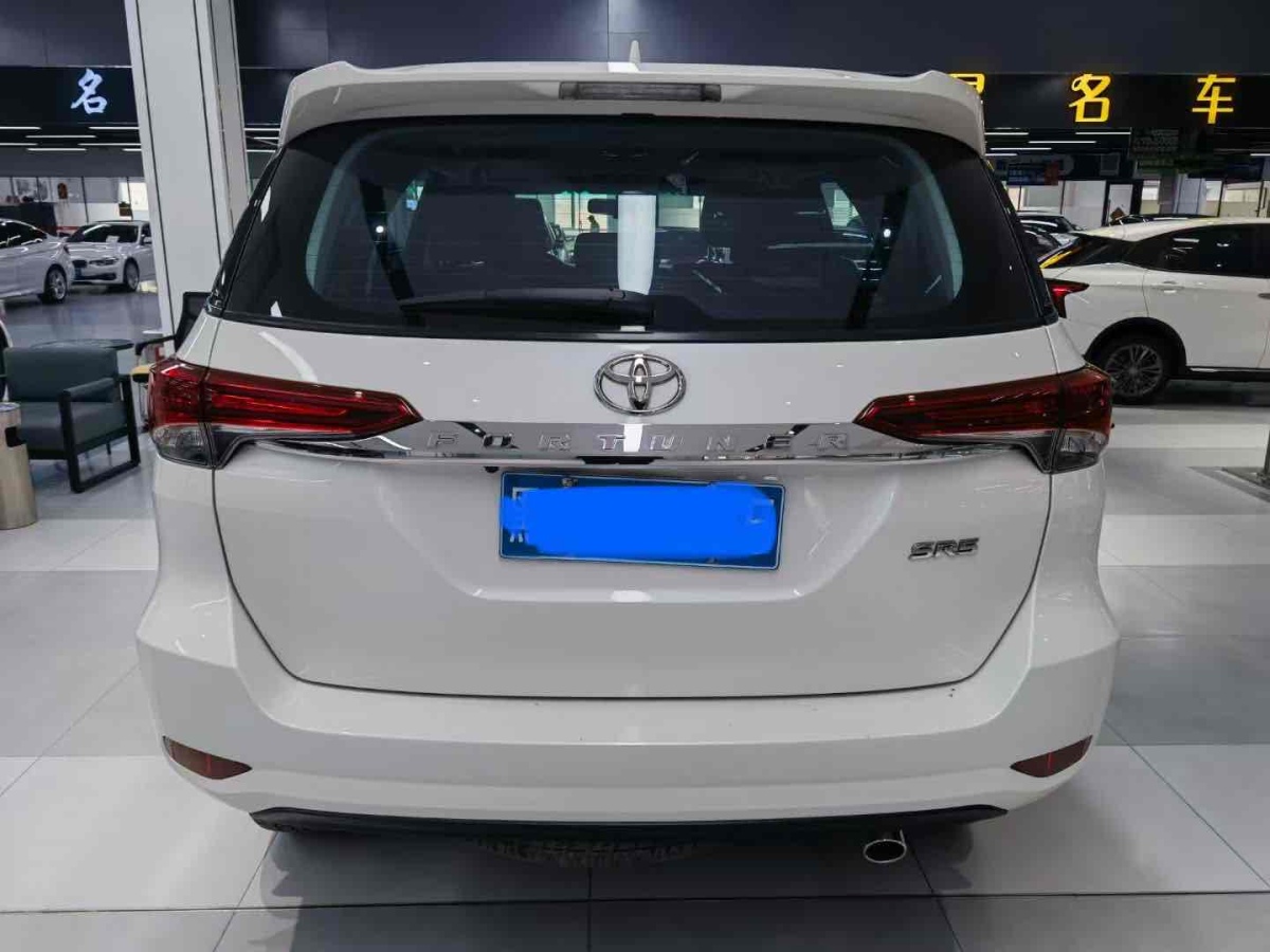 Toyota 2019 car image #9