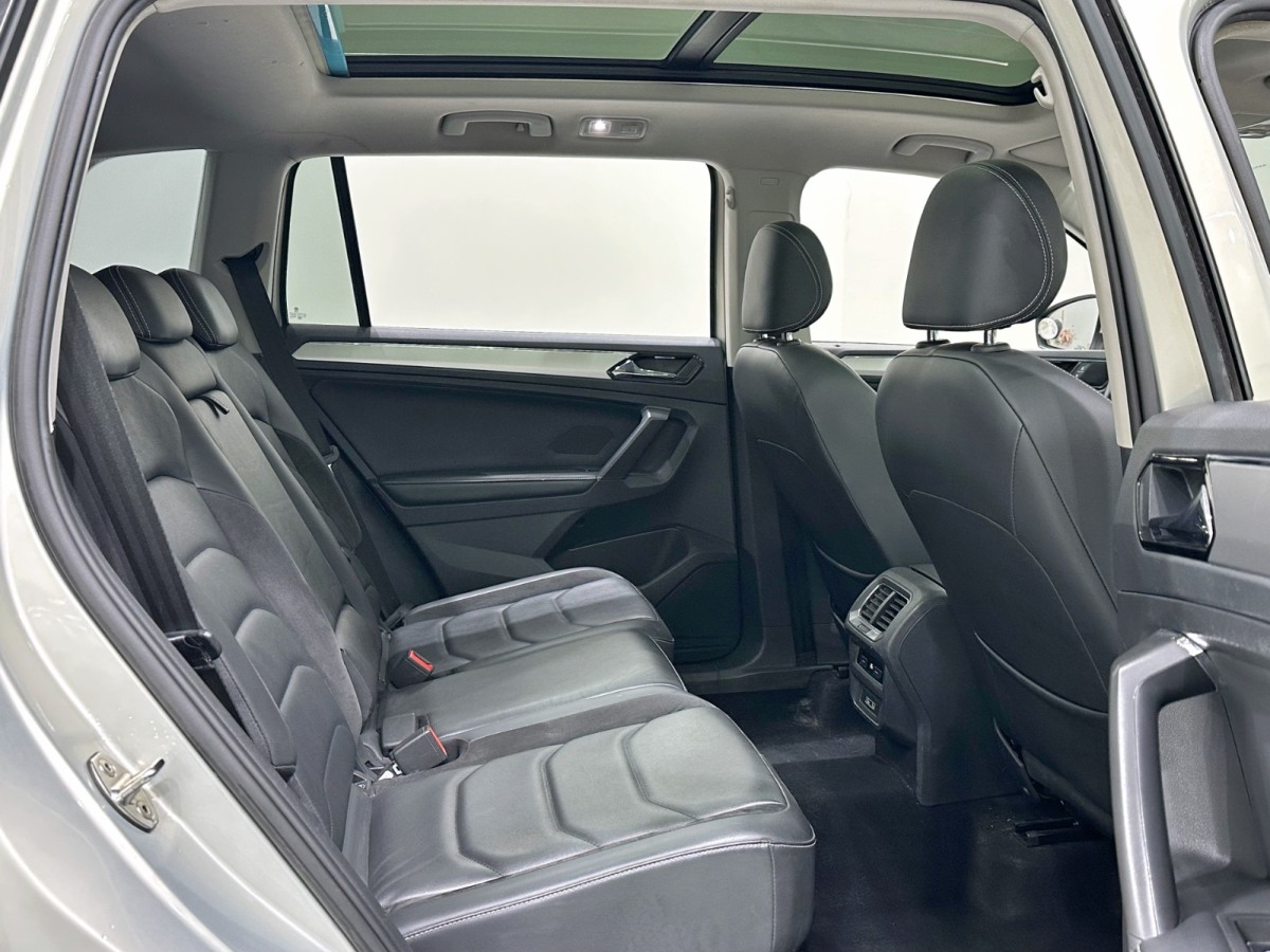 Volkswagen Tiguan L 2017 car image #9