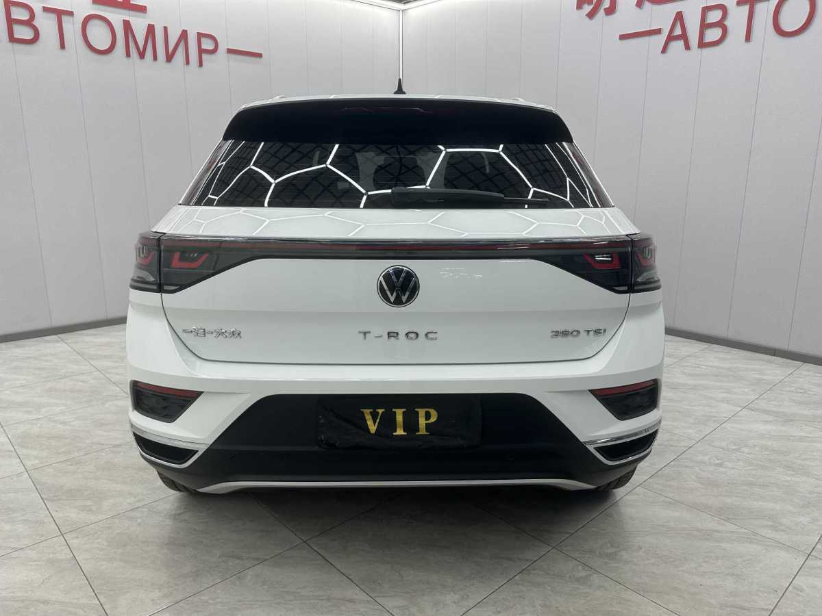 Volkswagen T-Roc 2024 car image #9
