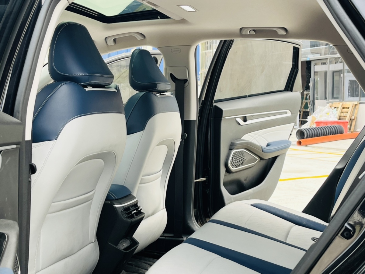 GEELY Emgrand 2022 #9 GEELY Emgrand 2022 car image #9