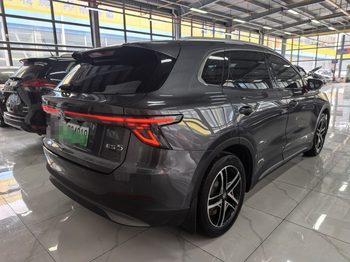 MG ES5 2025 imagen de coche #9